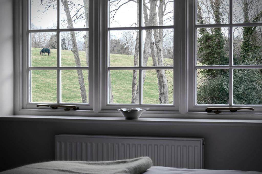 Hurtwood Hotel Peaslake Bagian luar foto