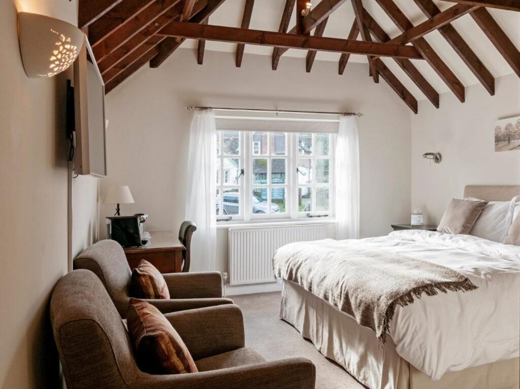 Hurtwood Hotel Peaslake Bagian luar foto
