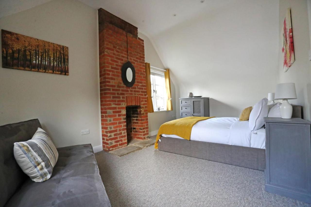 Hurtwood Hotel Peaslake Bagian luar foto