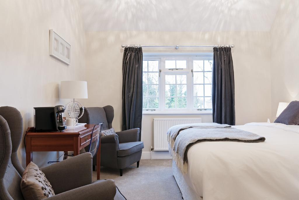 Hurtwood Hotel Peaslake Bagian luar foto