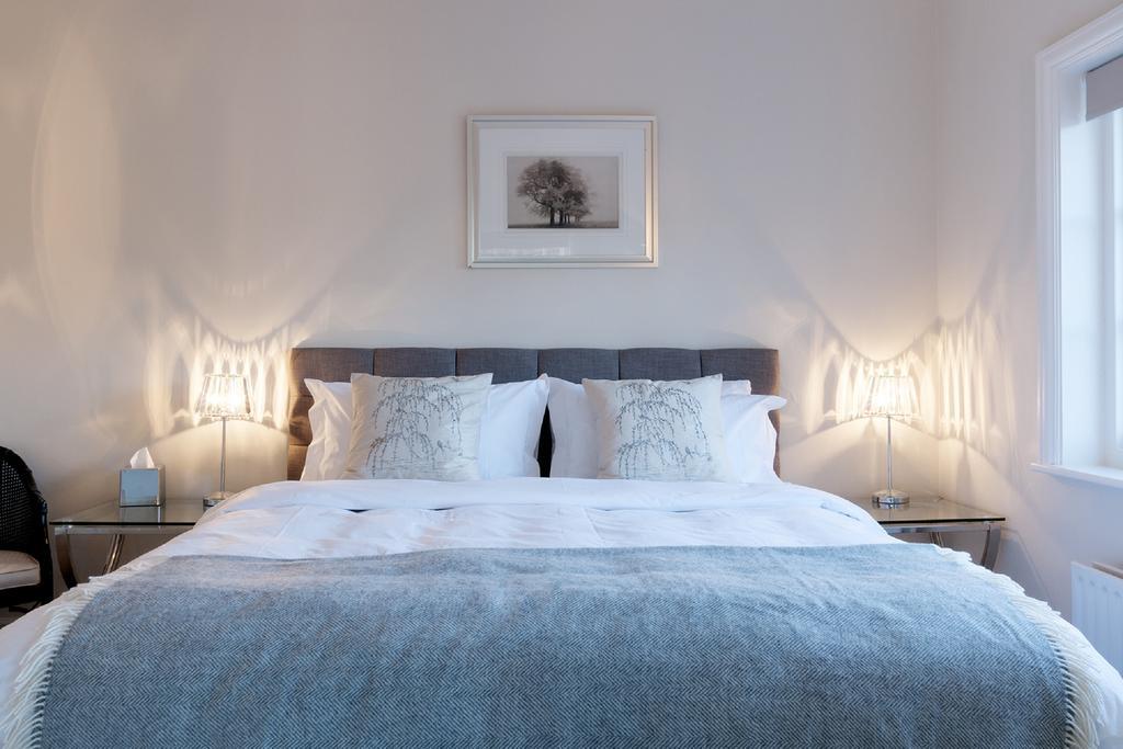 Hurtwood Hotel Peaslake Bagian luar foto