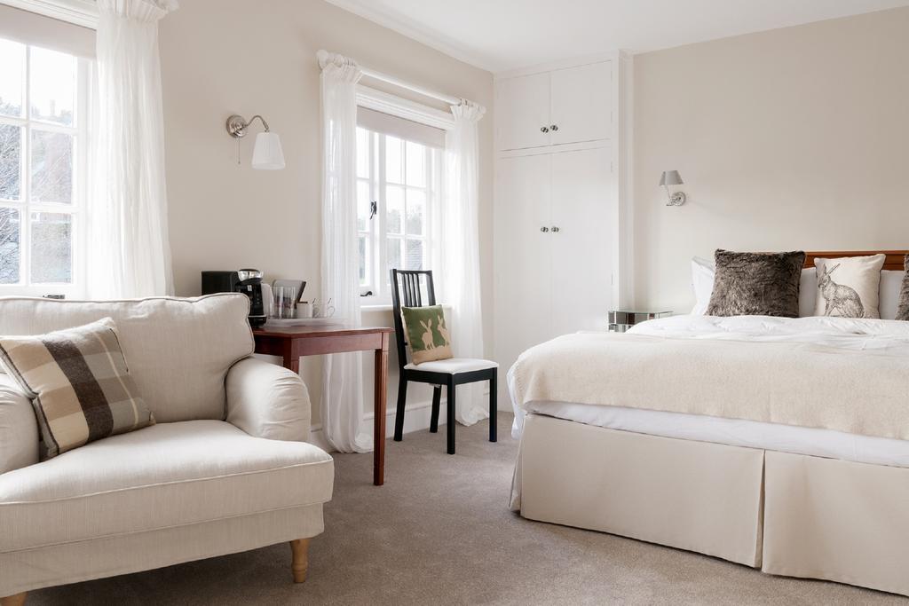 Hurtwood Hotel Peaslake Bagian luar foto