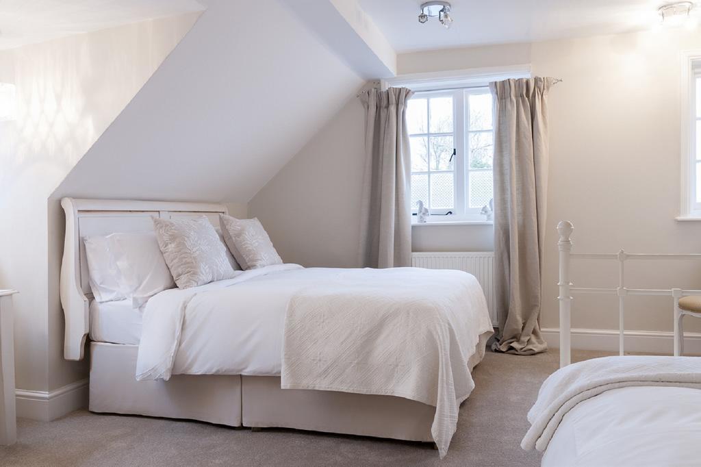 Hurtwood Hotel Peaslake Bagian luar foto